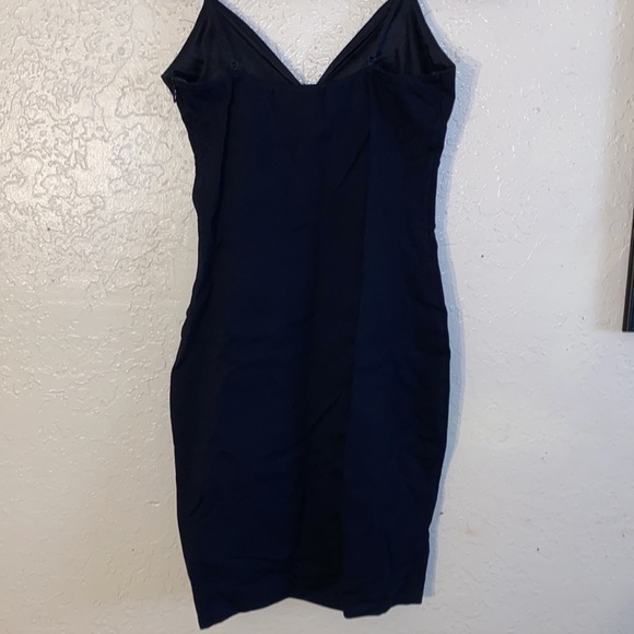 Little black dress - Picture 3 of 3